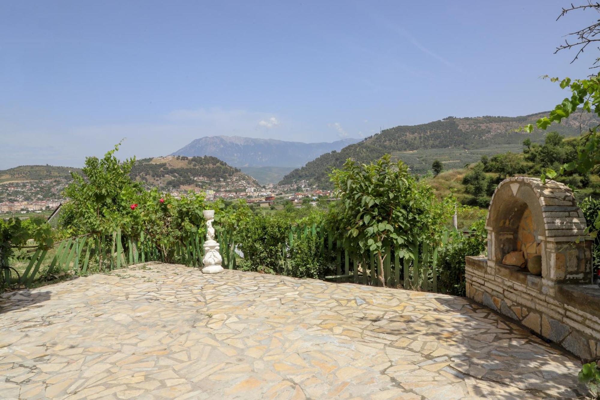 Villa Romario Berat Exterior photo