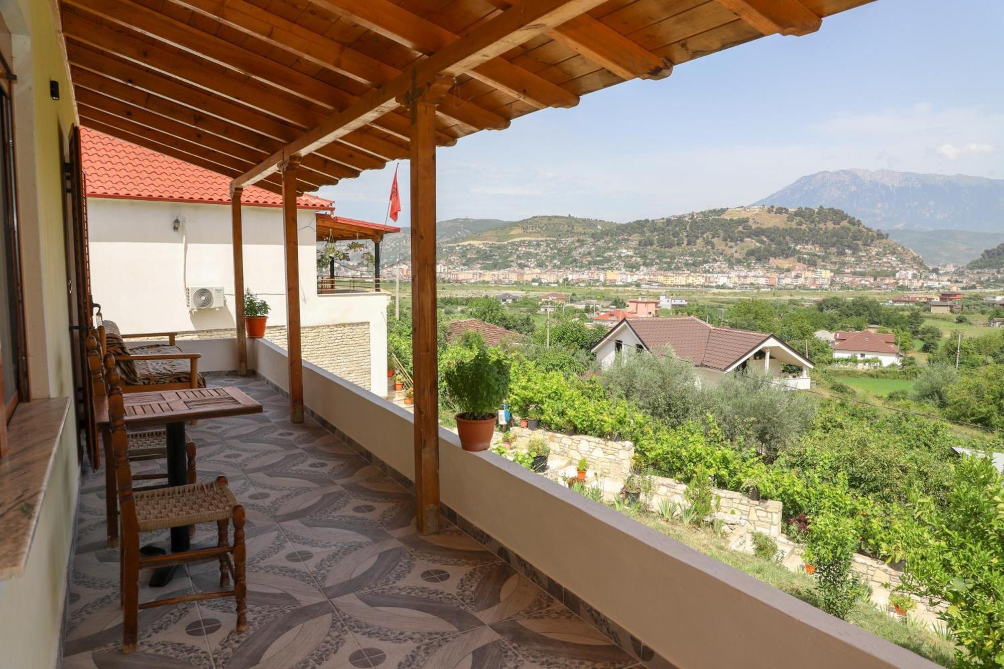 Villa Romario Berat Exterior photo